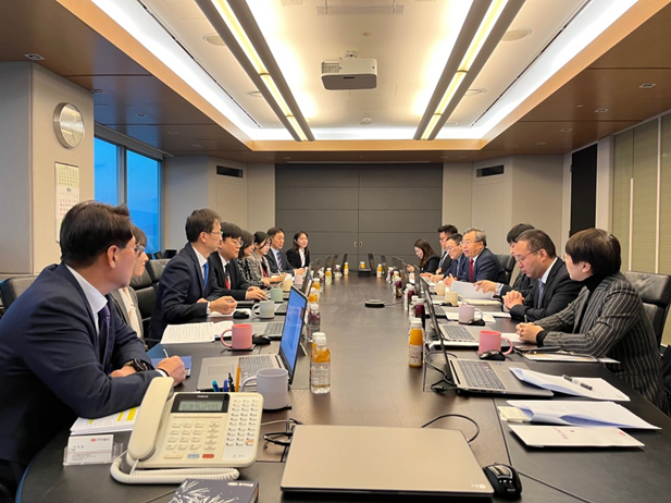 2023年12月19日至21日，劉敬楨一行與韓美藥品社長(cháng)林珠賢、CEO樸宰賢等進(jìn)行座談交流.jpg