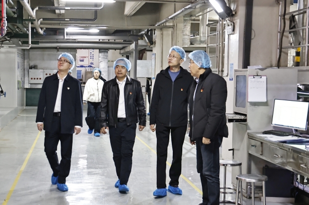 參觀(guān)車(chē)間 (3).jpg