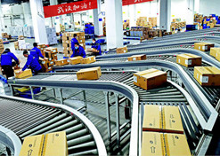 2020年1月30日，國藥集團國藥控股發(fā)揮“點(diǎn)強網(wǎng)通”優(yōu)勢，迅速跨省調配藥品物資馳援武漢，為人民生命安全保駕護航。